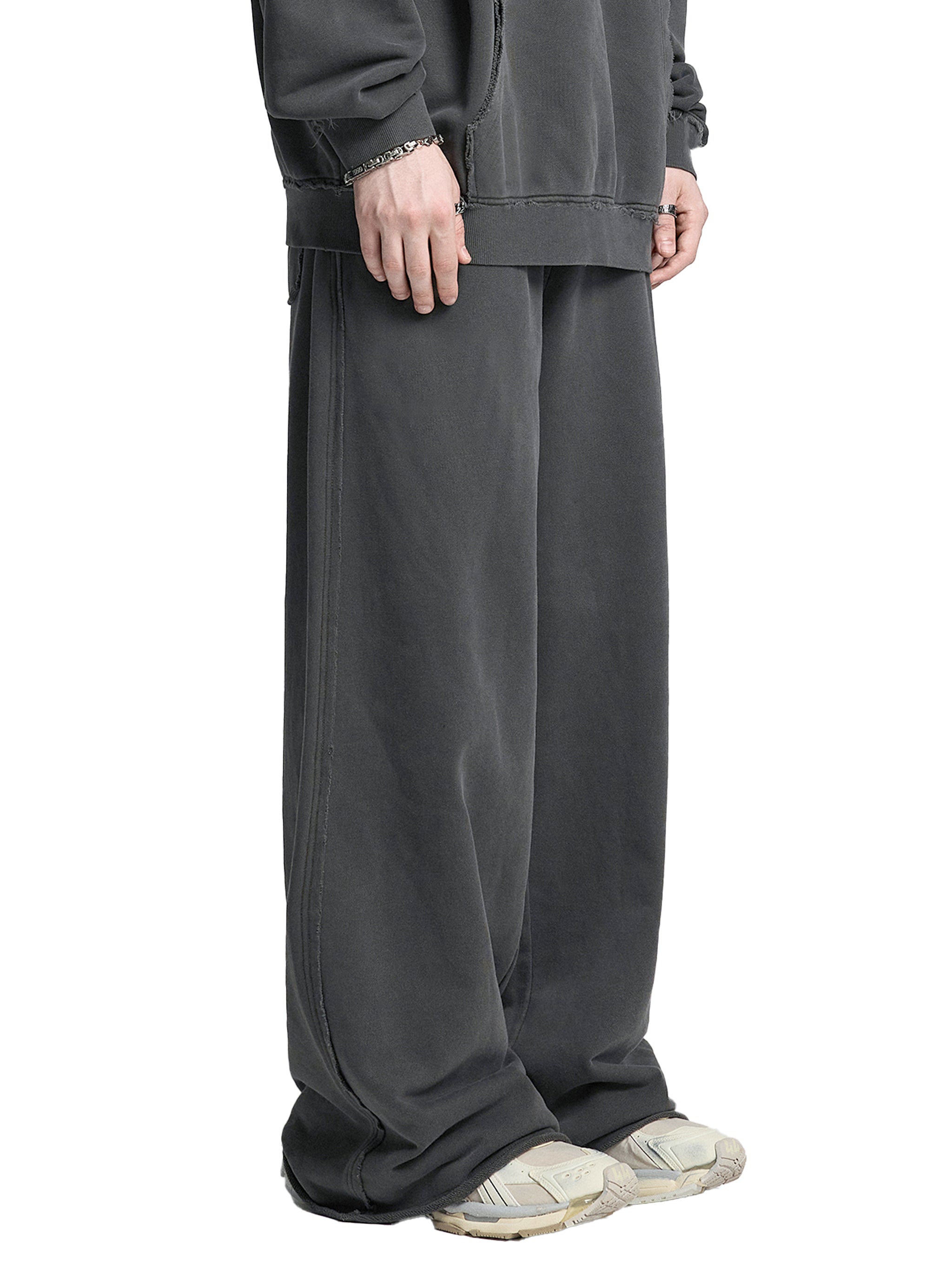 Double Venus Snow Washed Raw Edge Sweatpants